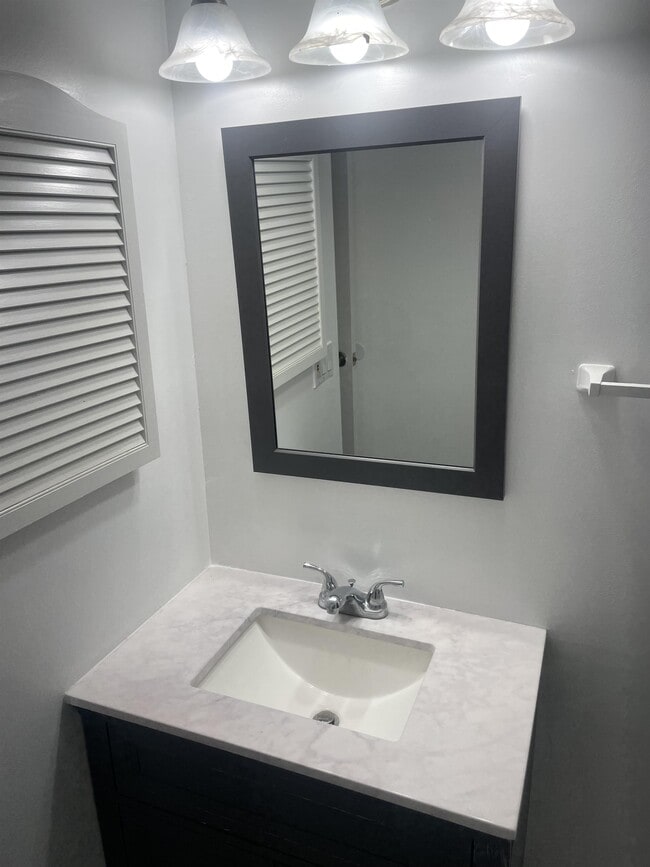 Building Photo - 66 Banner Ct