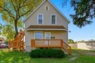 Building Photo - 7635 W Foster Ave