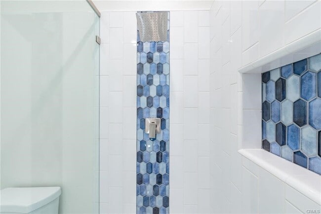 Building Photo - 305 Main St