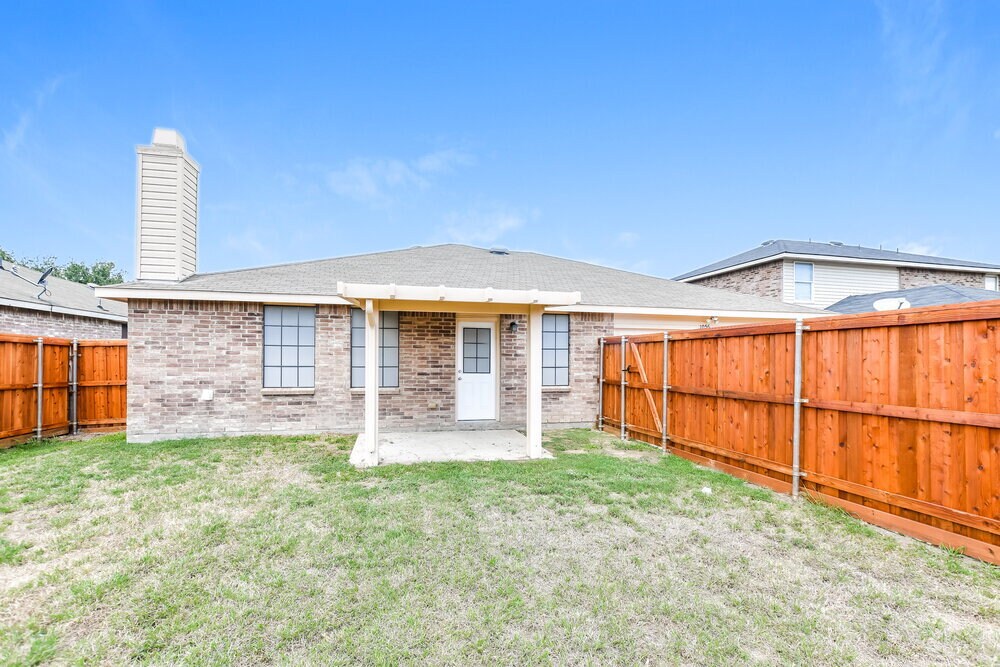 Building Photo - 1056 Bumble Bee Dr