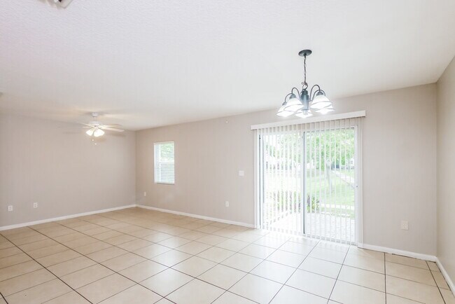 Building Photo - 997 SW 15th St