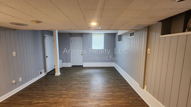 Building Photo - 1032 Homewood Ct