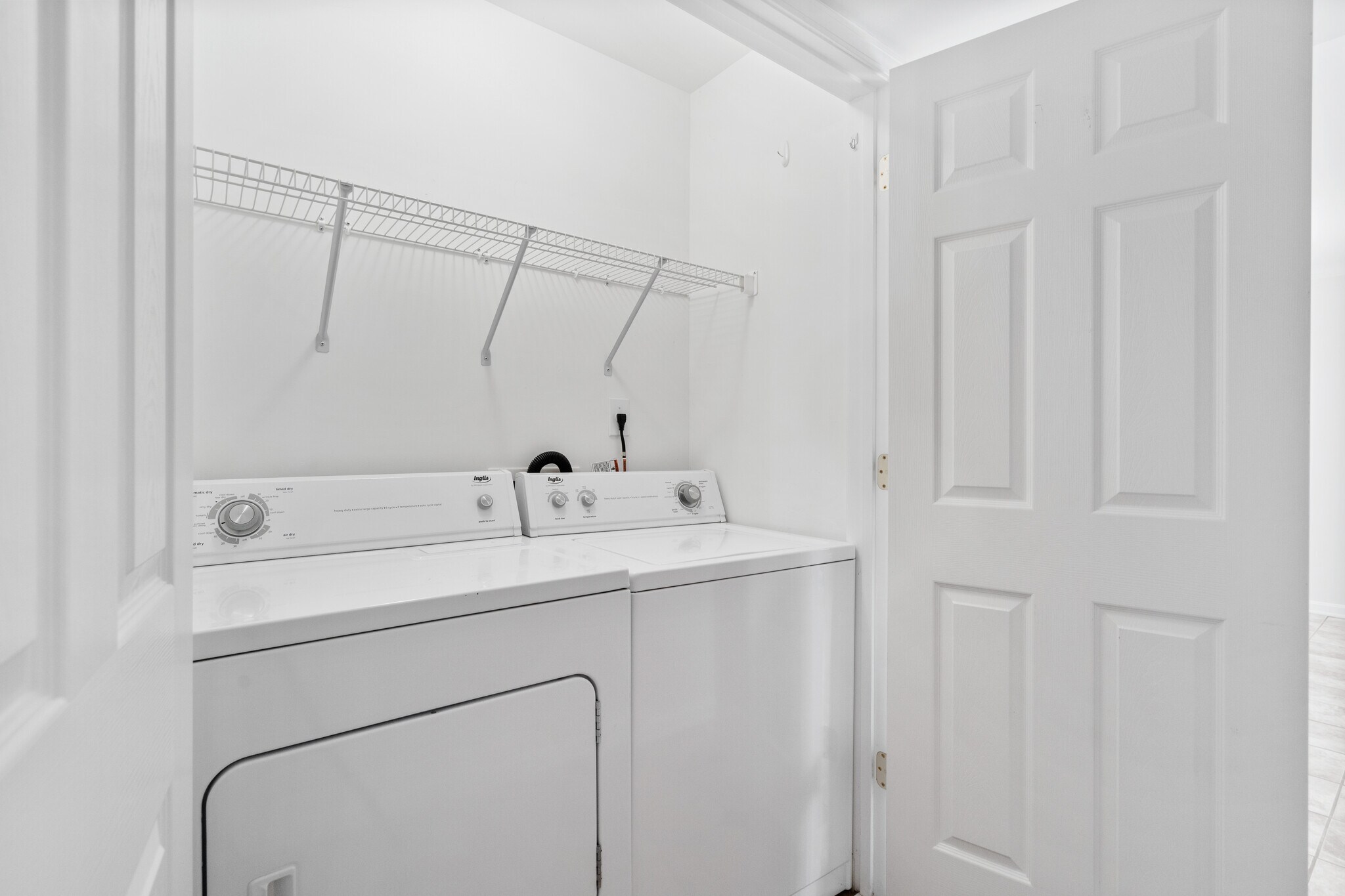 Full size Washer and Dryer - 747 N Hite Ave