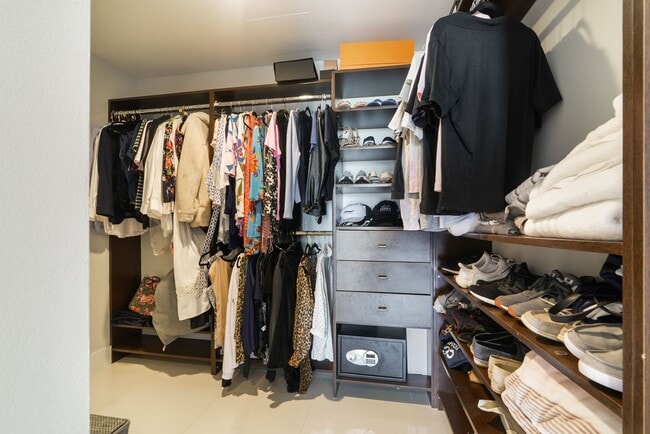 Building Photo - 2950 NE 188th St