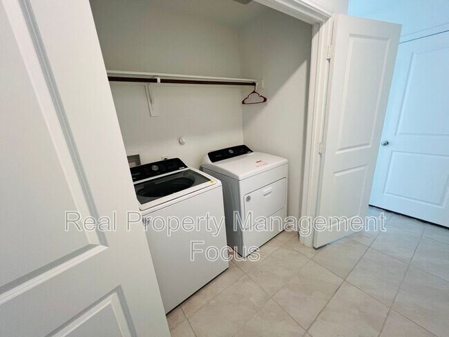 Building Photo - 3401 Harper St