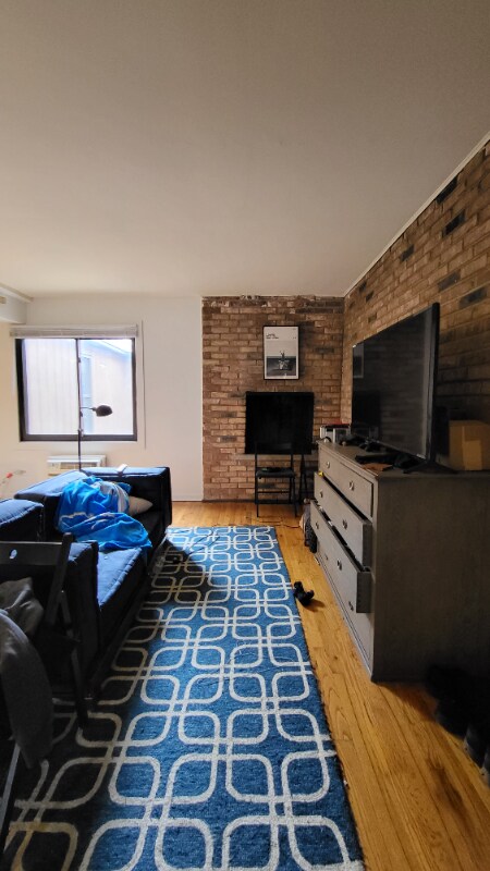 Building Photo - 856 W Lill Ave