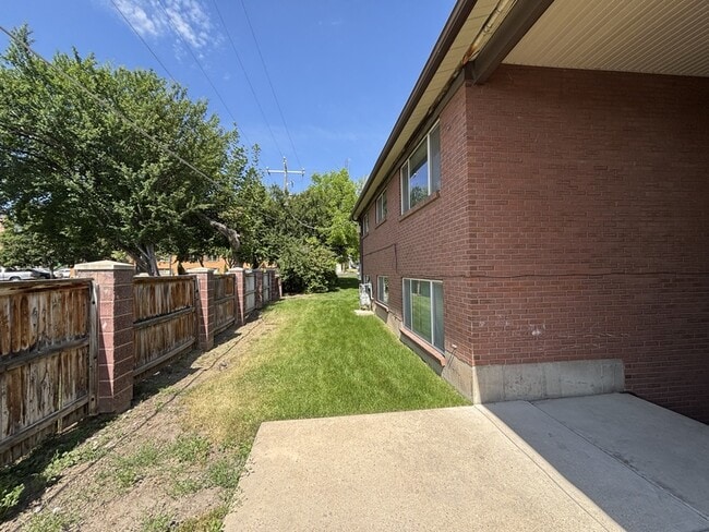 Building Photo - 4768 S Bonair St