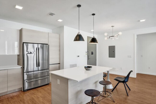 Building Photo - 1220 17th St