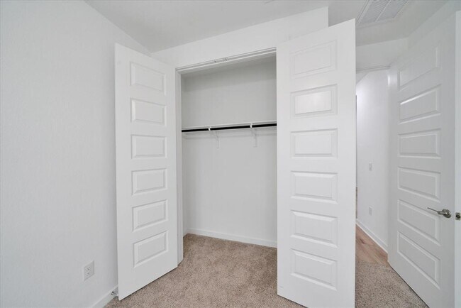 Building Photo - 316 Peace Pipe Way