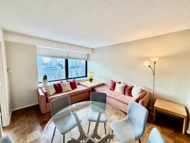 Building Photo - 65 E India Row