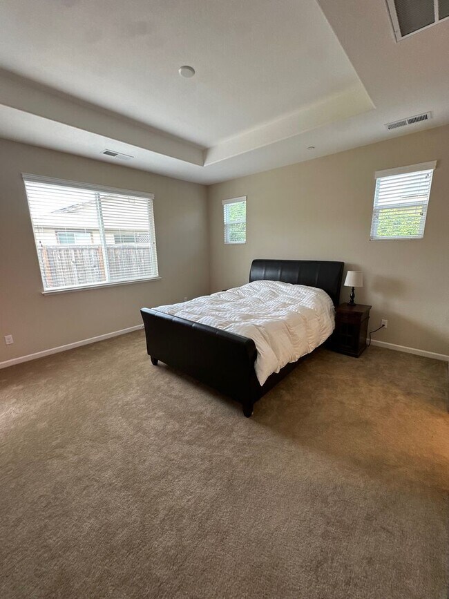 Building Photo - Spacious 4 Bed / 3 Bath Home with Large Covered Patio in Chico