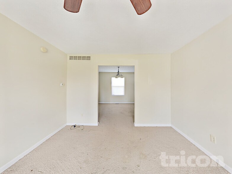 Building Photo - 3708 W 42nd Terrace