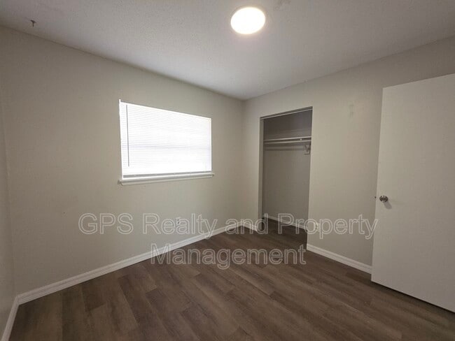 Building Photo - 1030 Pine Valley Ln