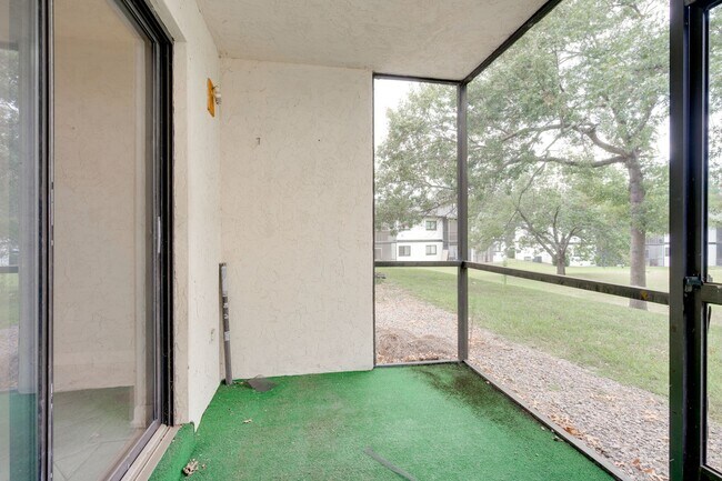 Building Photo - 503 Windsong Cir