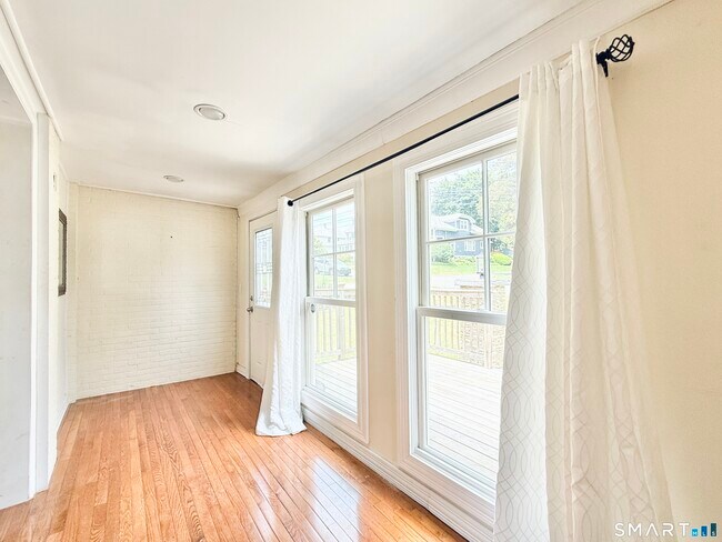 Building Photo - 112 Ochsner Pl