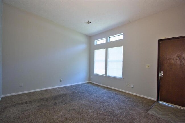 Building Photo - 2414 Leslie Brook Dr