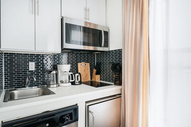 Building Photo - 69a Clinton St