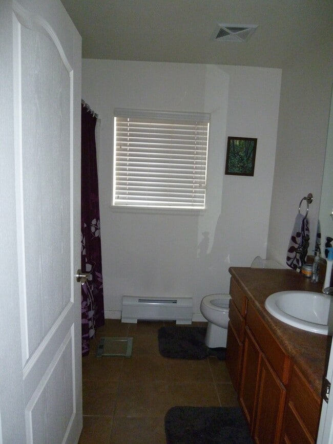 Building Photo - 612 River View Dr