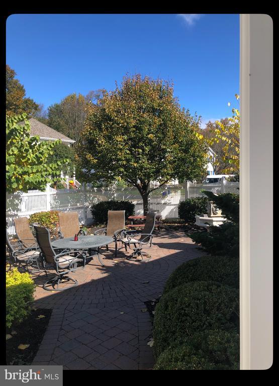 Building Photo - 616 Yardley Ln