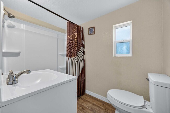 Building Photo - 6451 Spinner Dr