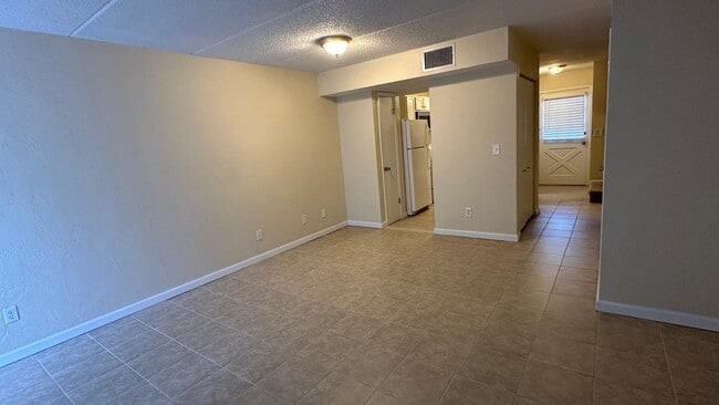 Building Photo - 416 N. Grandview Ave.