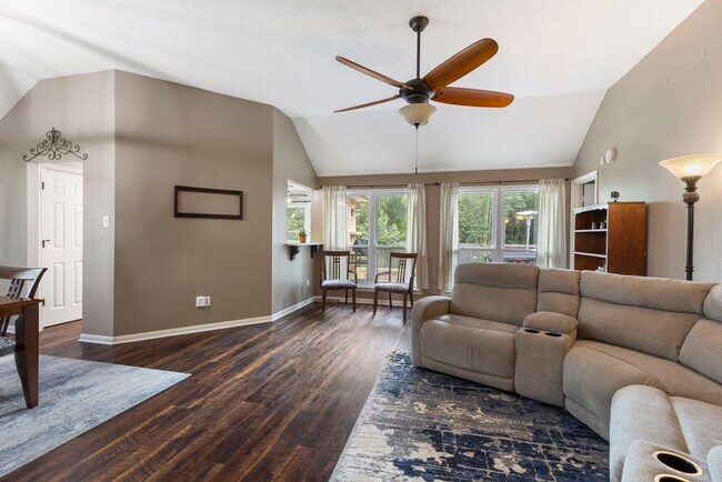 Building Photo - 6004 Hunnington Dr
