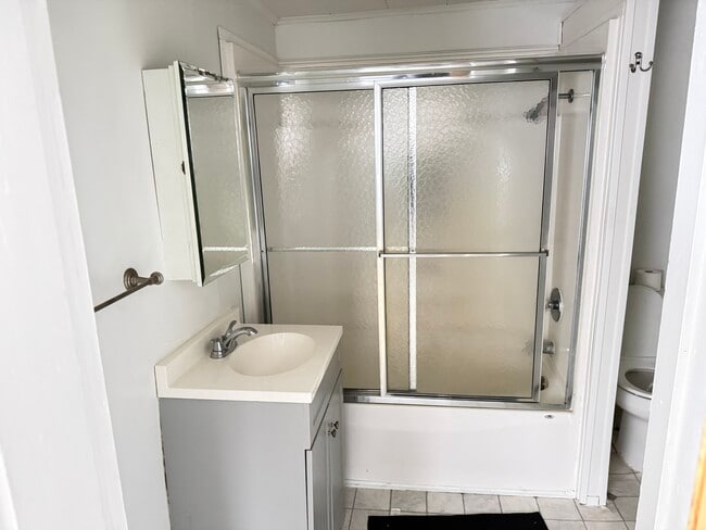 Building Photo - 121 W Plymouth St