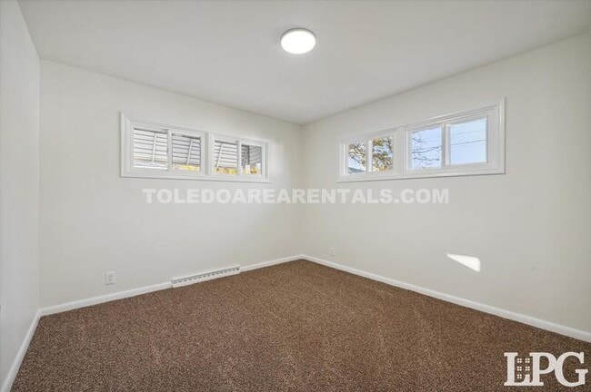 Building Photo - 3058 Nebraska Ave