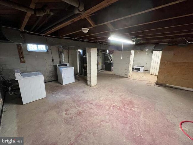 Building Photo - 1121 Gleneagle Rd