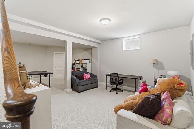 Building Photo - 259 Mt Lucas Rd