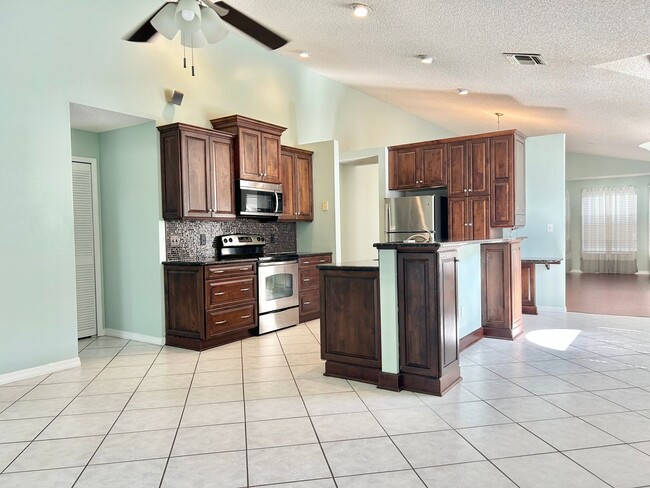 Building Photo - Amazing Dream Home with Water View and Pri...