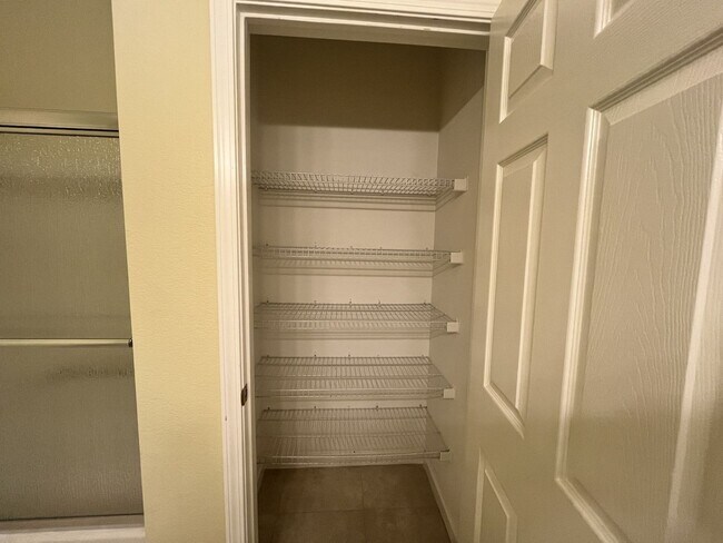Building Photo - 2 Bedroom 2 bath Available in Sunnyvale, C...