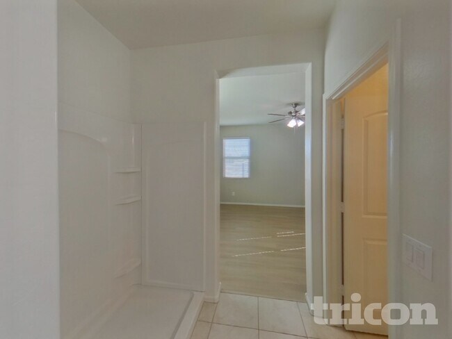 Building Photo - 17030 N Rosemont St