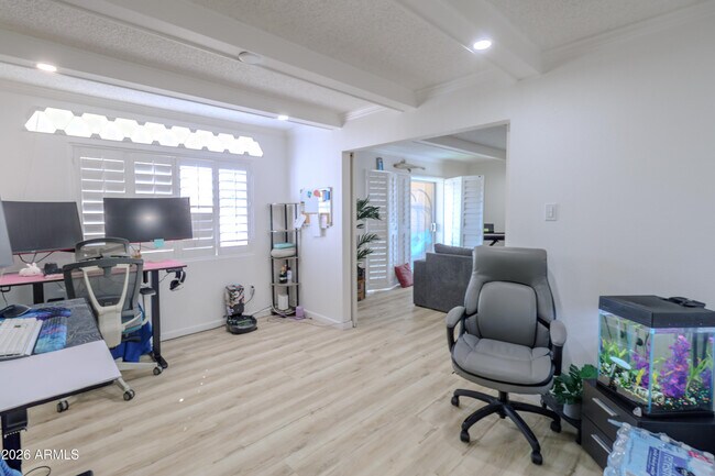 Building Photo - 7870 E Camelback Rd