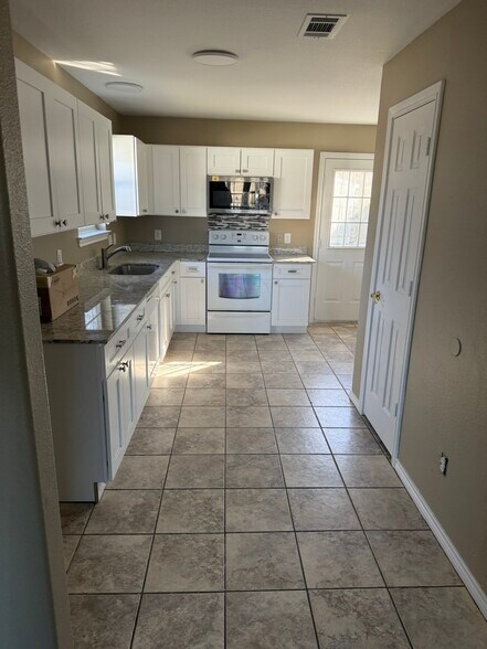 Building Photo - 2907 Dalton St