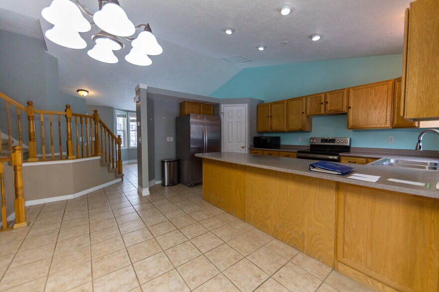 Building Photo - 1038 N 2525 W