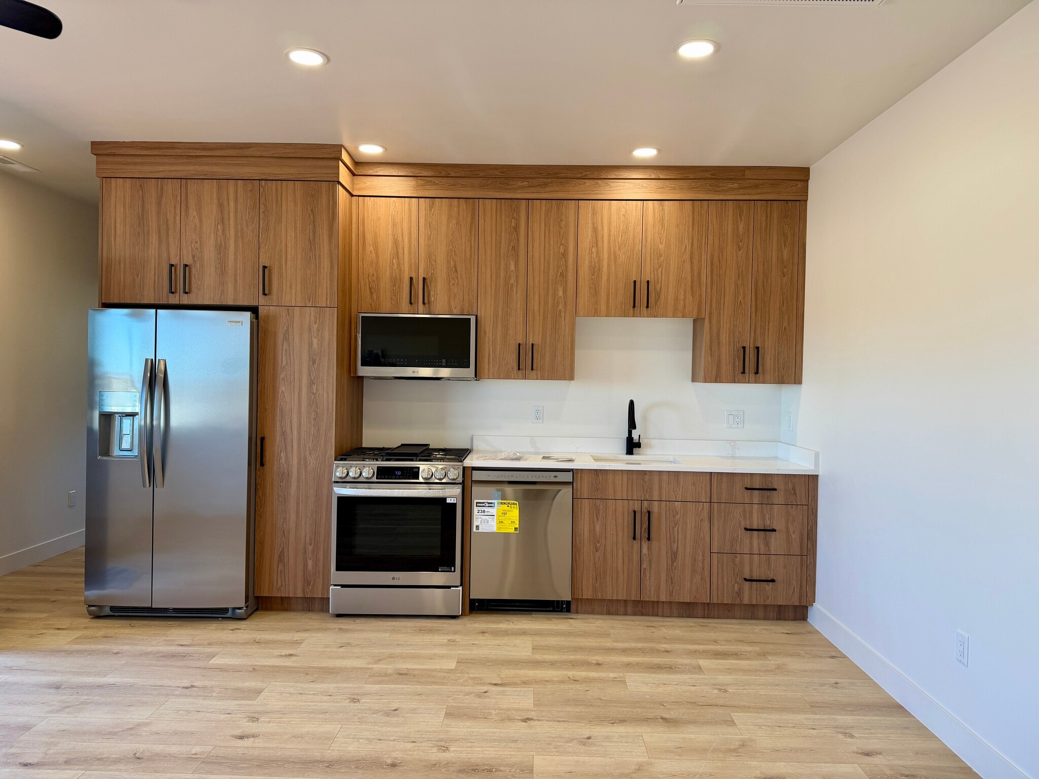 Building Photo - 2717 S Howard Ln