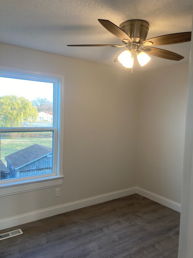 Building Photo - 6 Ram Ct