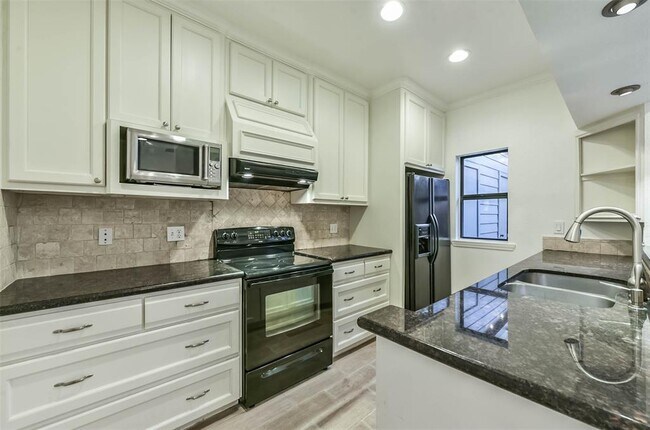 Building Photo - 1201 McDuffie St