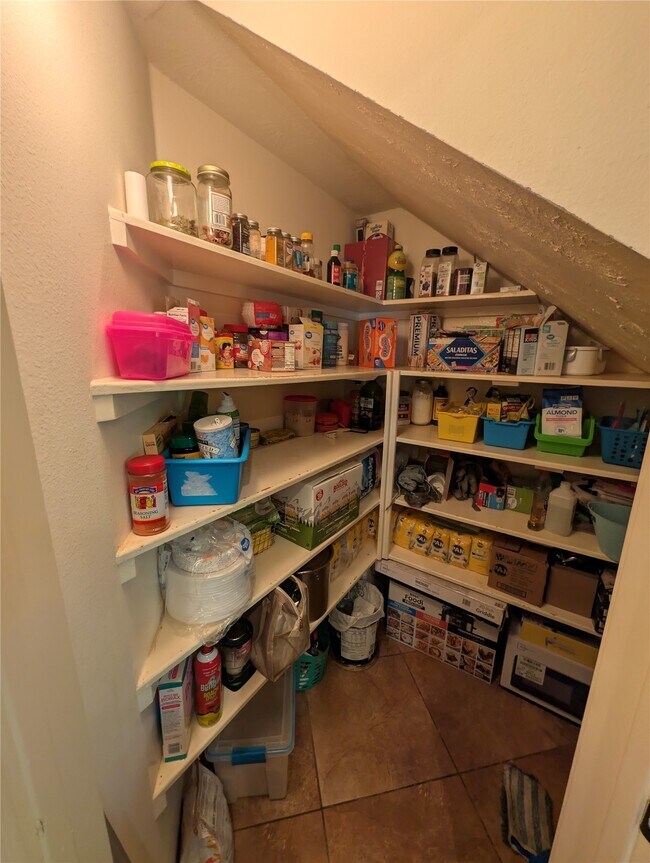 Building Photo - 130 Songful Woods Pl