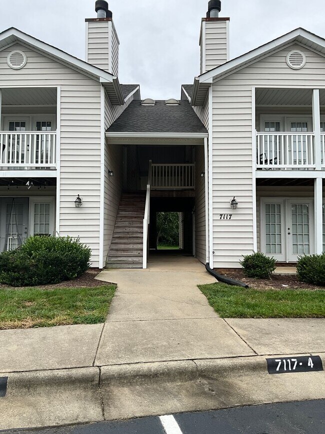 Building Photo - 7117 W Friendly Ave
