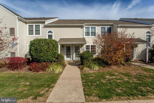 Building Photo - 10014 Beacon Hill Dr