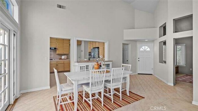 Building Photo - 7 Las Cruces