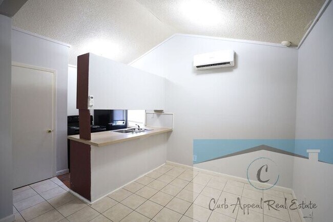 Building Photo - Move in special $400!! 1 bed, 1 bath apartment - HUD accepted!!