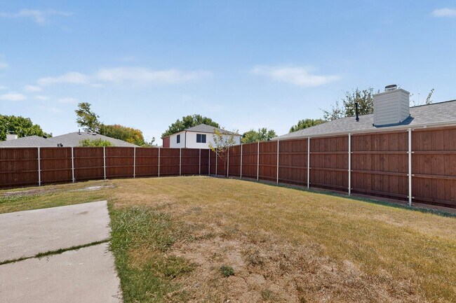 Building Photo - 1410 Thistle Cir