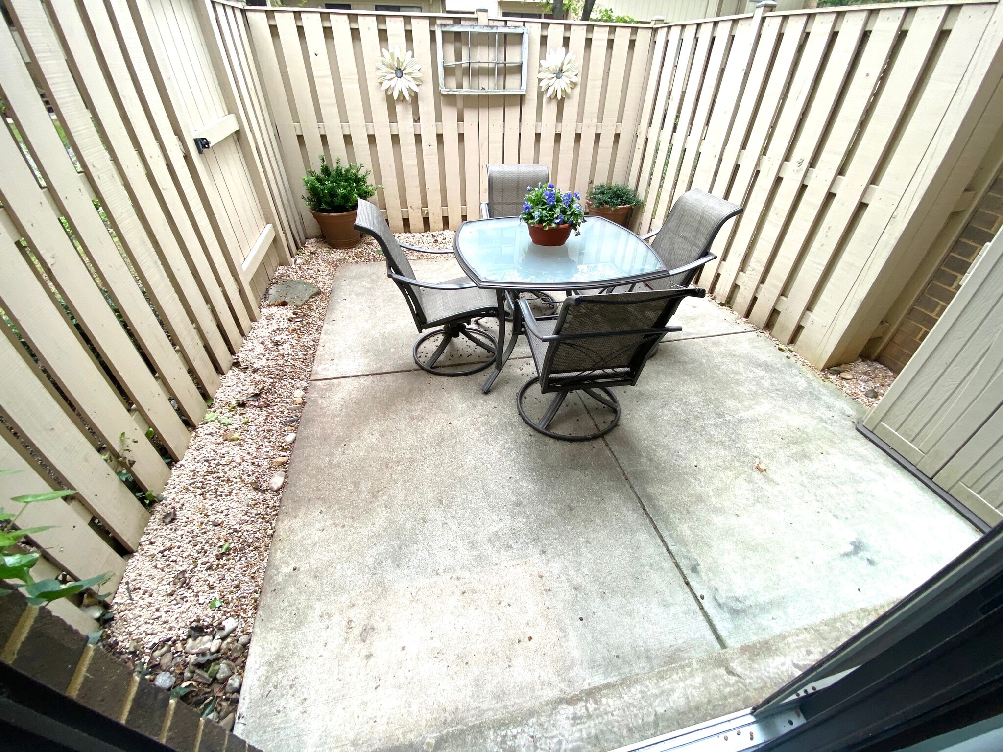 Private Patio - 2681 Glengyle Dr