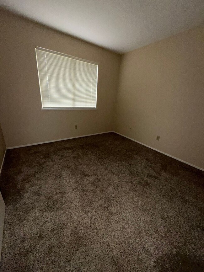 Building Photo - 8240 Rockbury Way