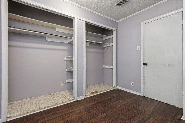 Building Photo - 3128 Club House Rd