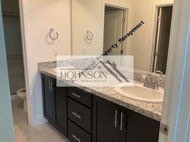 Building Photo - 994 Osprey Dr