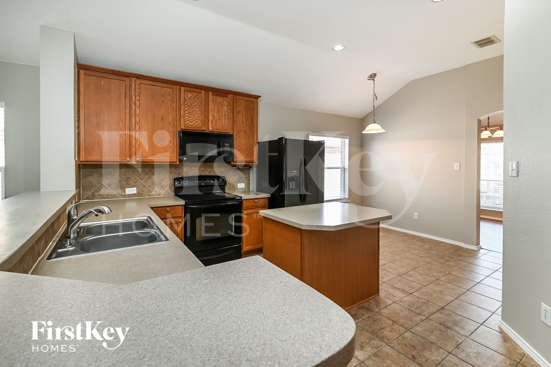 Building Photo - 215 Mulberry Dr